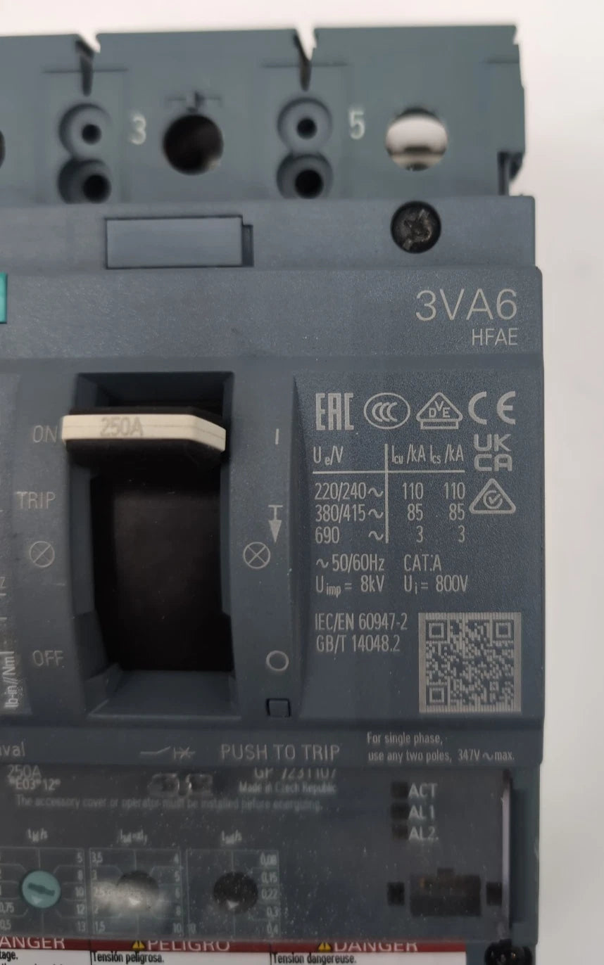 Siemens 3VA6225-6HN31-0AA0 Circuit Breaker 250A 3P 600V 3PH LSI Trip NEW New