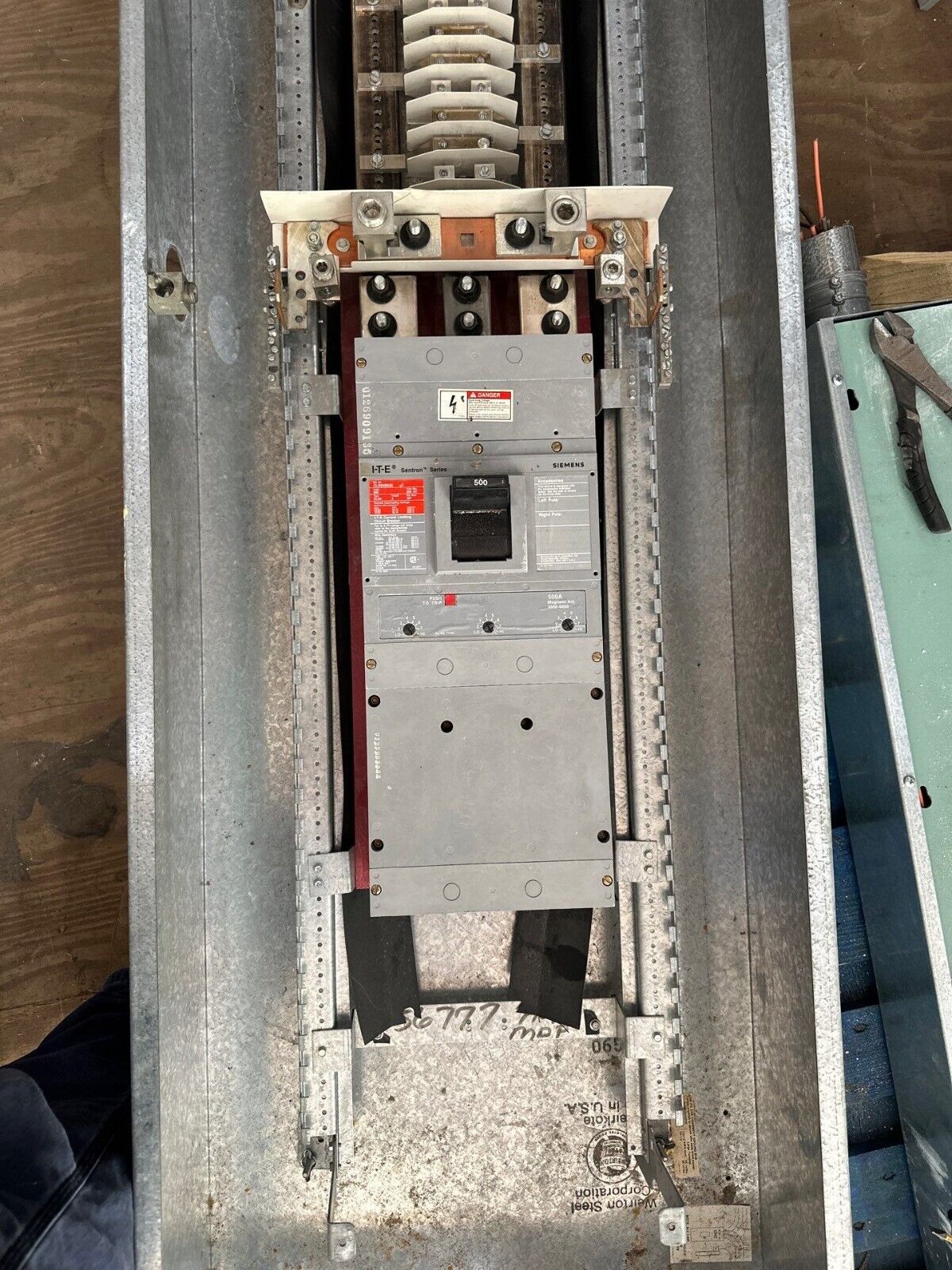 Siemens CDP-7 ITE Panelboard 500A 480Y/277V 3PH 4W Indoor Encl 30 Cir MCB 500Amp P513 Used