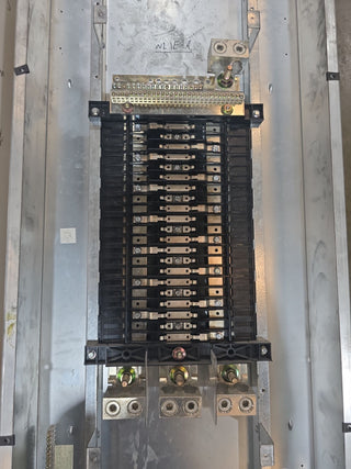 Square D NQOD442L400 Panelboard 400A 208Y/120V 4W 3PH MLO Panel 400 Amp 42 Cir Used
