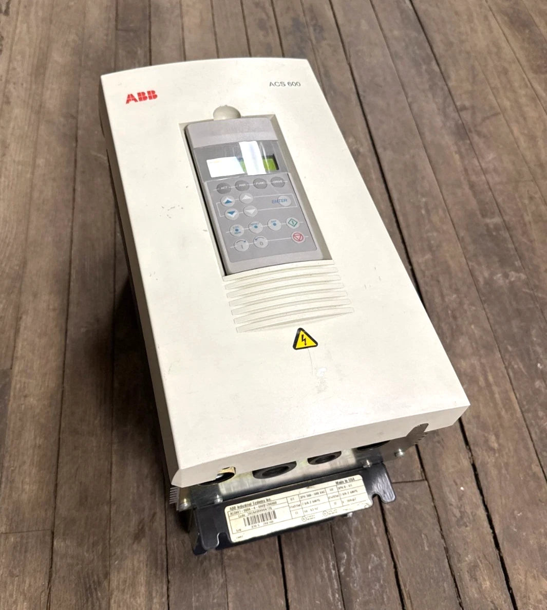ABB ACS601-0006-4-000B1200800 Variable Freq Drive 5HP 380-500VAC 3PH 48-63Hz Used