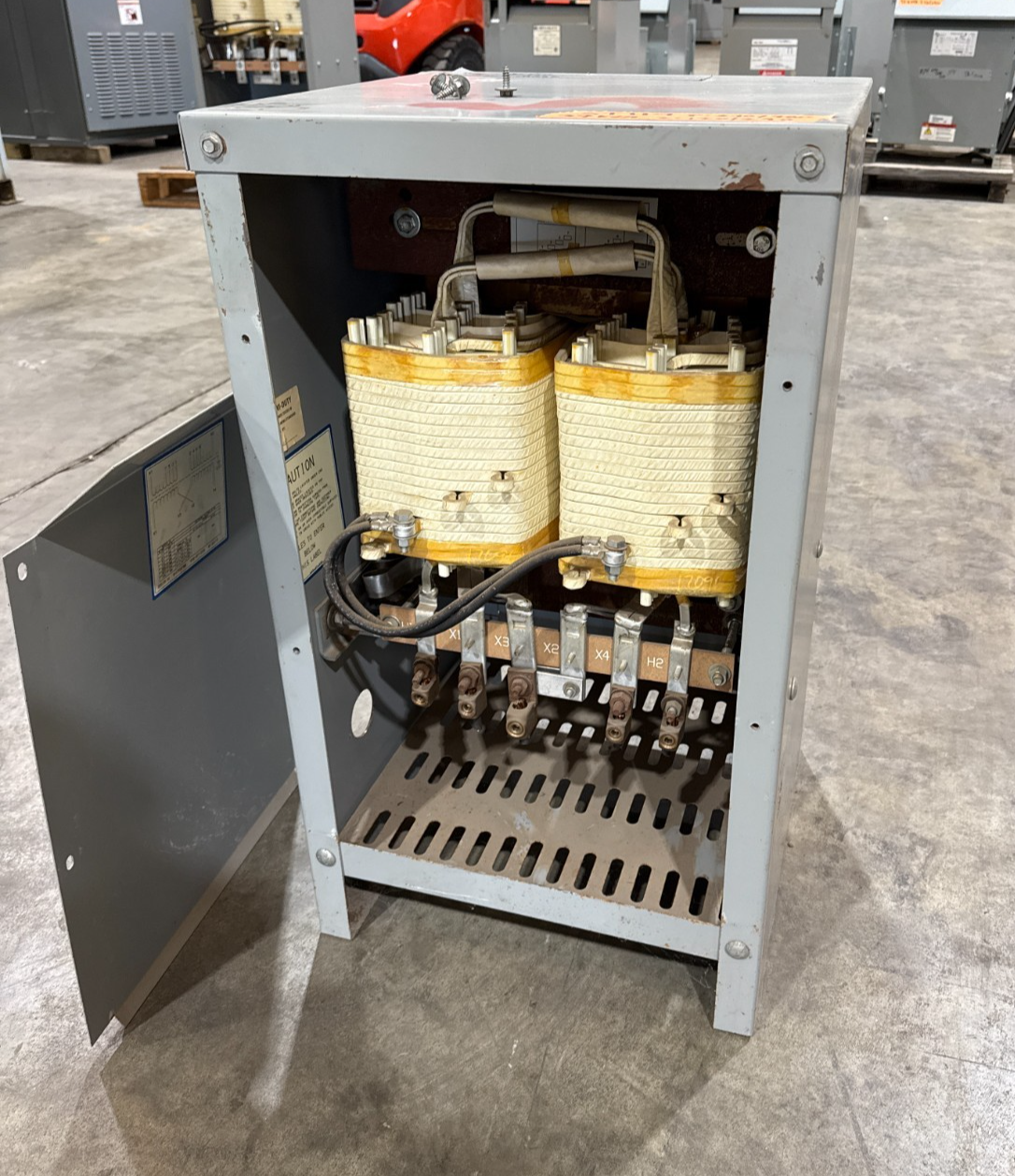 37 KVA Hevi-Duty S5HB37 Transformer Pri 240/480V Sec 120/240V 1PH Indoor Encl Used