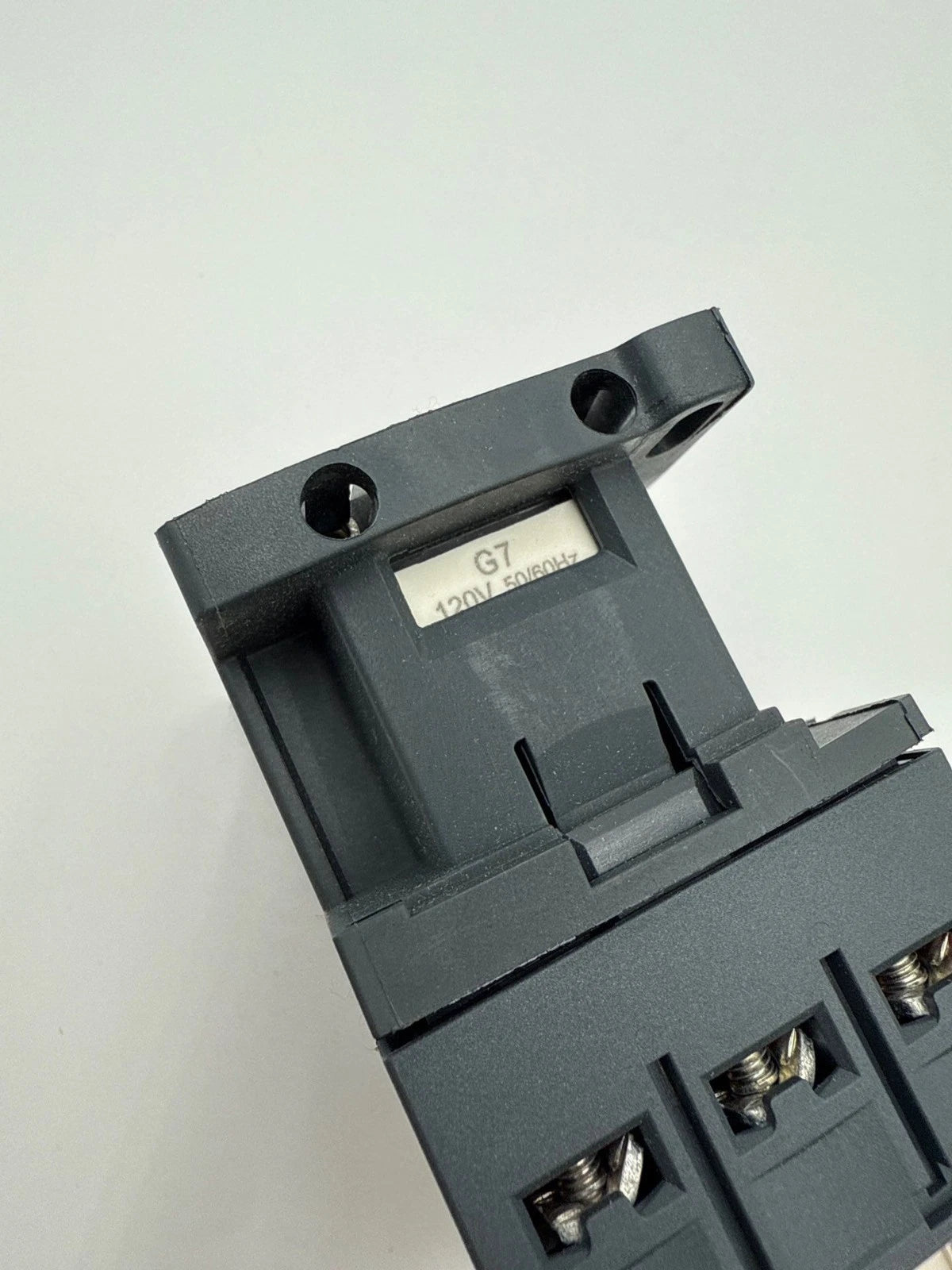 Schneider Electric LC1D09 Contactor 25A 3P 600V 3PH 7.5HP Coil 120V LC1D09G7 Used