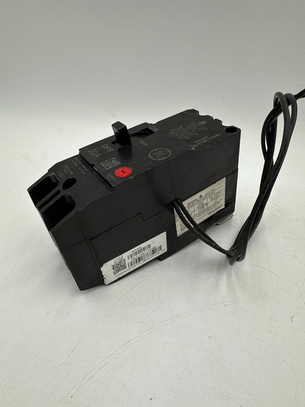 GE TEY220ST12 Circuit Breaker 20A 2P 480/277V TEY 20 Amp 2 Pole Shunt Trip 120V Used