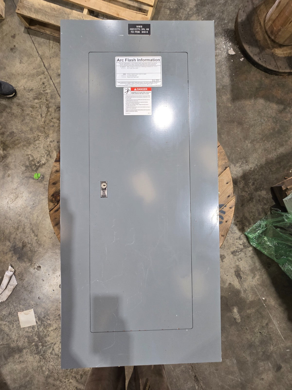 Square D NF Panelboard 250A 600/347V 3PH 4W MLO 250 Amp Panel 42 Cir Indoor MH44 Used