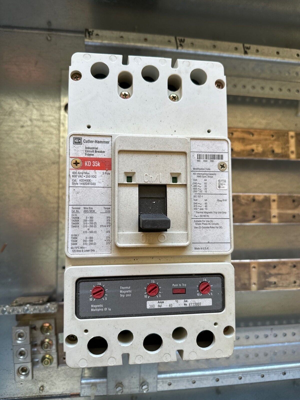 Cutler Hammer PRL4B Panelboard 400A 480V 3PH 3W 18 Cir MCB Indoor Encl BX2457 P022 Used