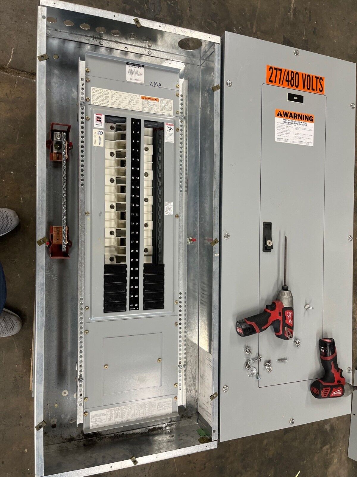 CH PRL2A Panelboard 225A 277/480V 4W 3PH MLO Indoor Enclosure YS2048 42 Circuit P595 Used