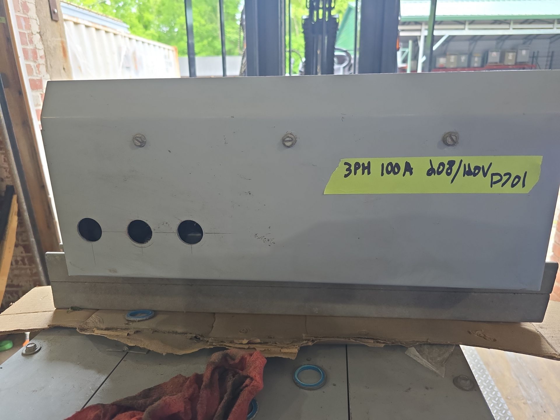 Eaton PRL1A Panelboard 100A 208/120V 3PH 4W 18 Cir 3R Encl MCB Main EHD3100 LWPQ2036 Used