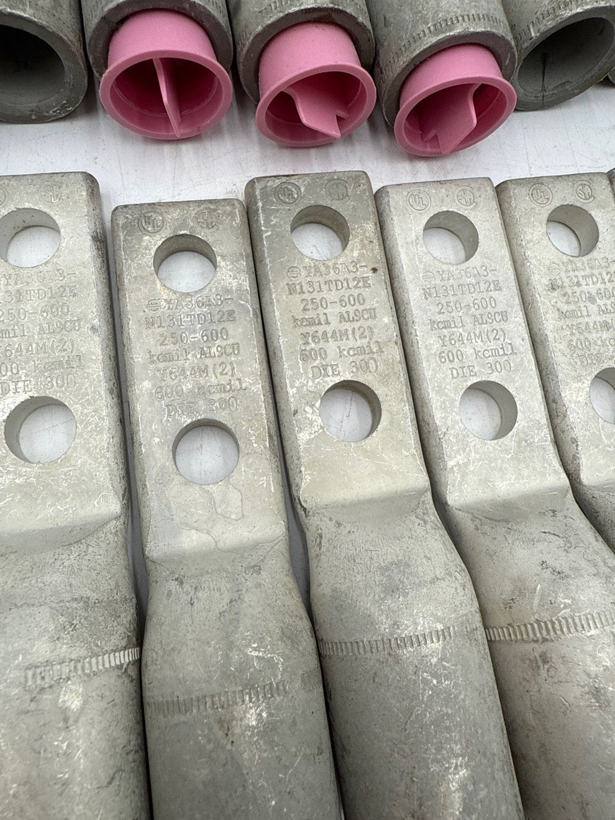 20PC Burndy YA36A3N131TD12E 2 Holes Aluminum Compression Lug Terminal Lot of 20 New