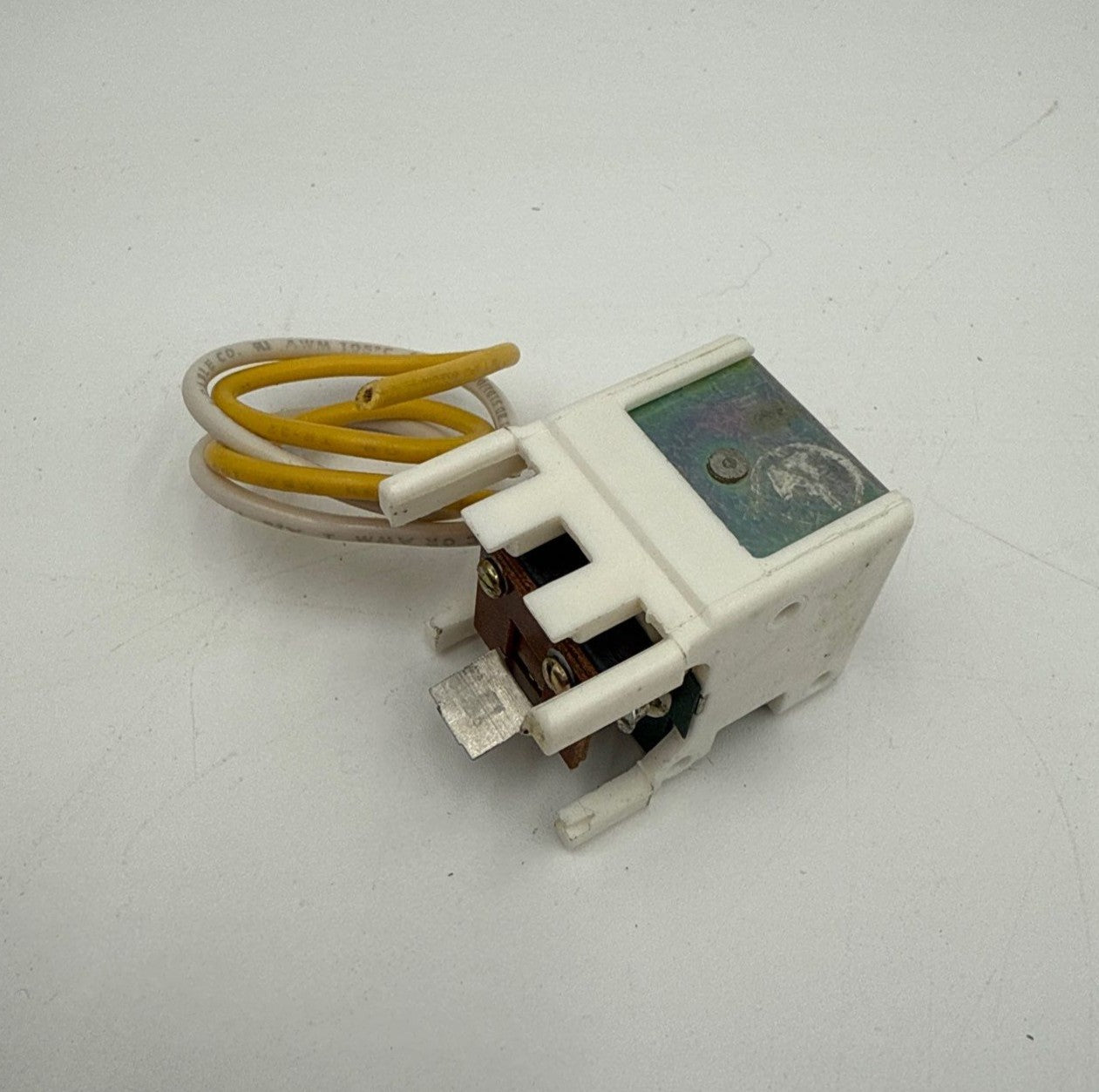 Eaton Cutler-Hammer SNT1RP08K Shunt Trip Device 48-127V AC Right FD EHD ED HFD Used