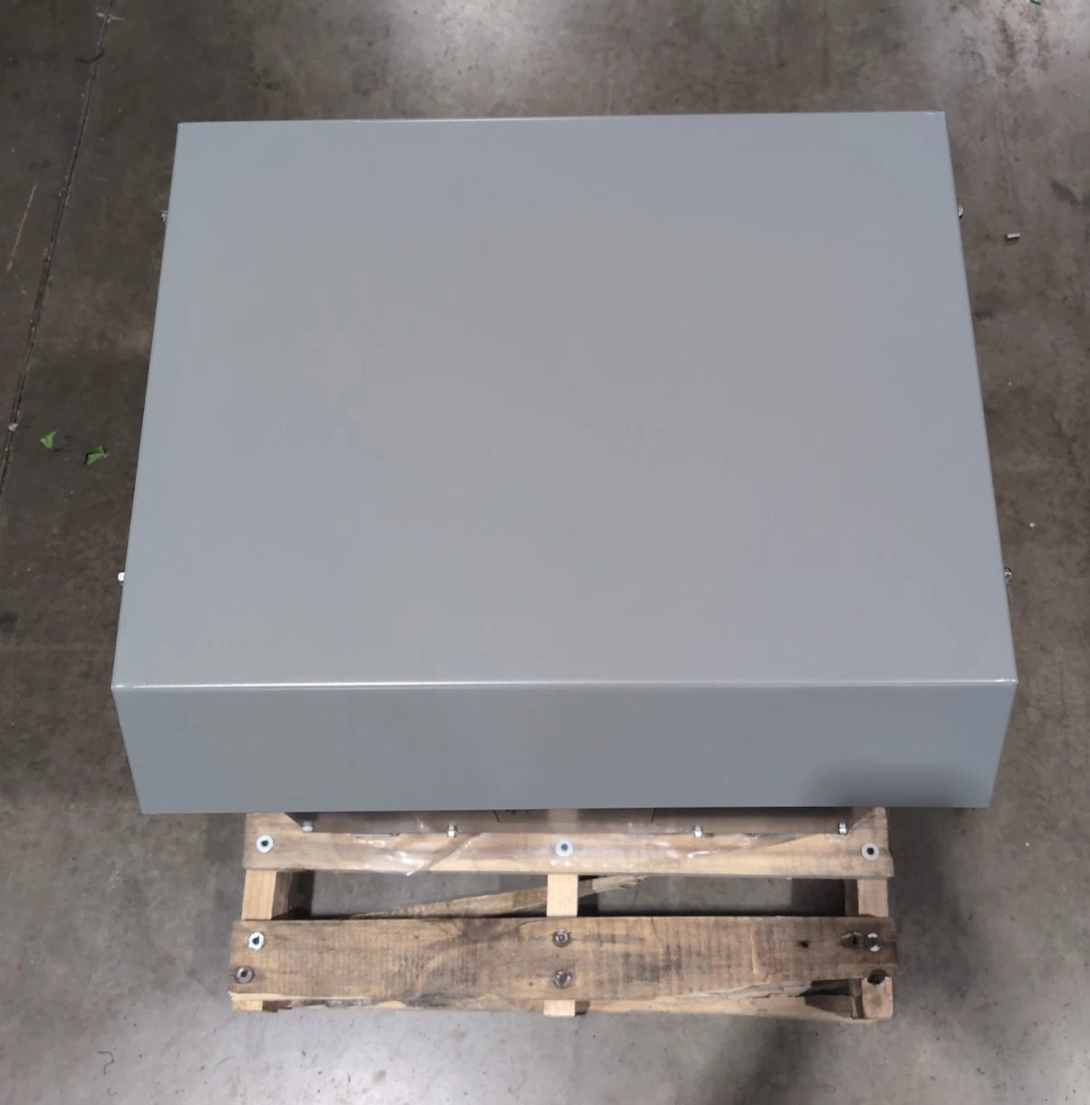 30KVA Siemens 3F3Y030D16 Transformer Pri 480V Sec 208/120V 3PH 3R Encl Outdoor New