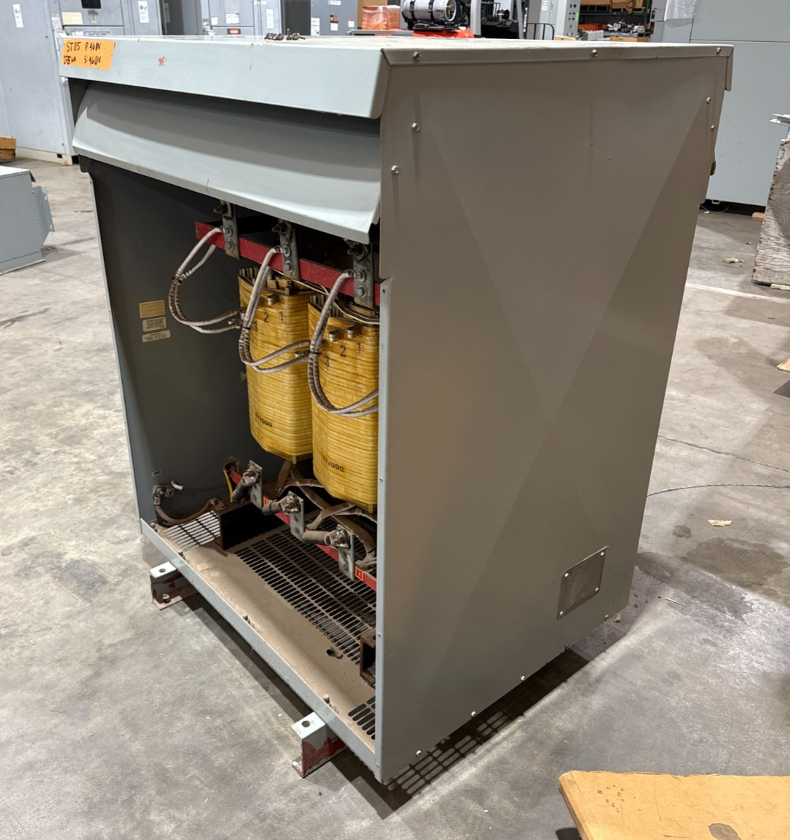 275KVA Hammond 177090 Transformer Pri 460V Sec 460V 3PH 3R Encl Outdoor Used