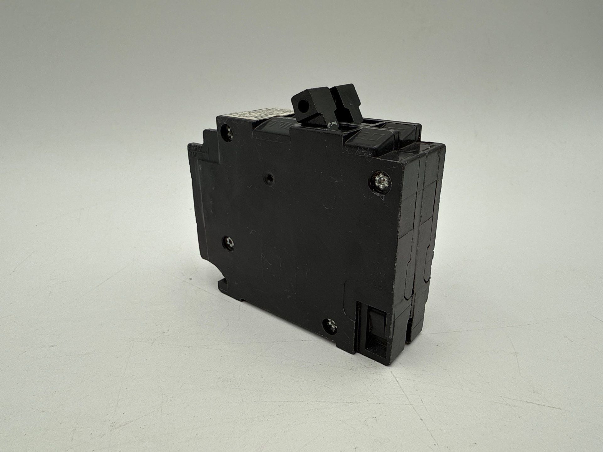 Siemens Q2020 Circuit Breaker 20A-20A 120/240V 20 Amp Tandem Single Pole Type QT New