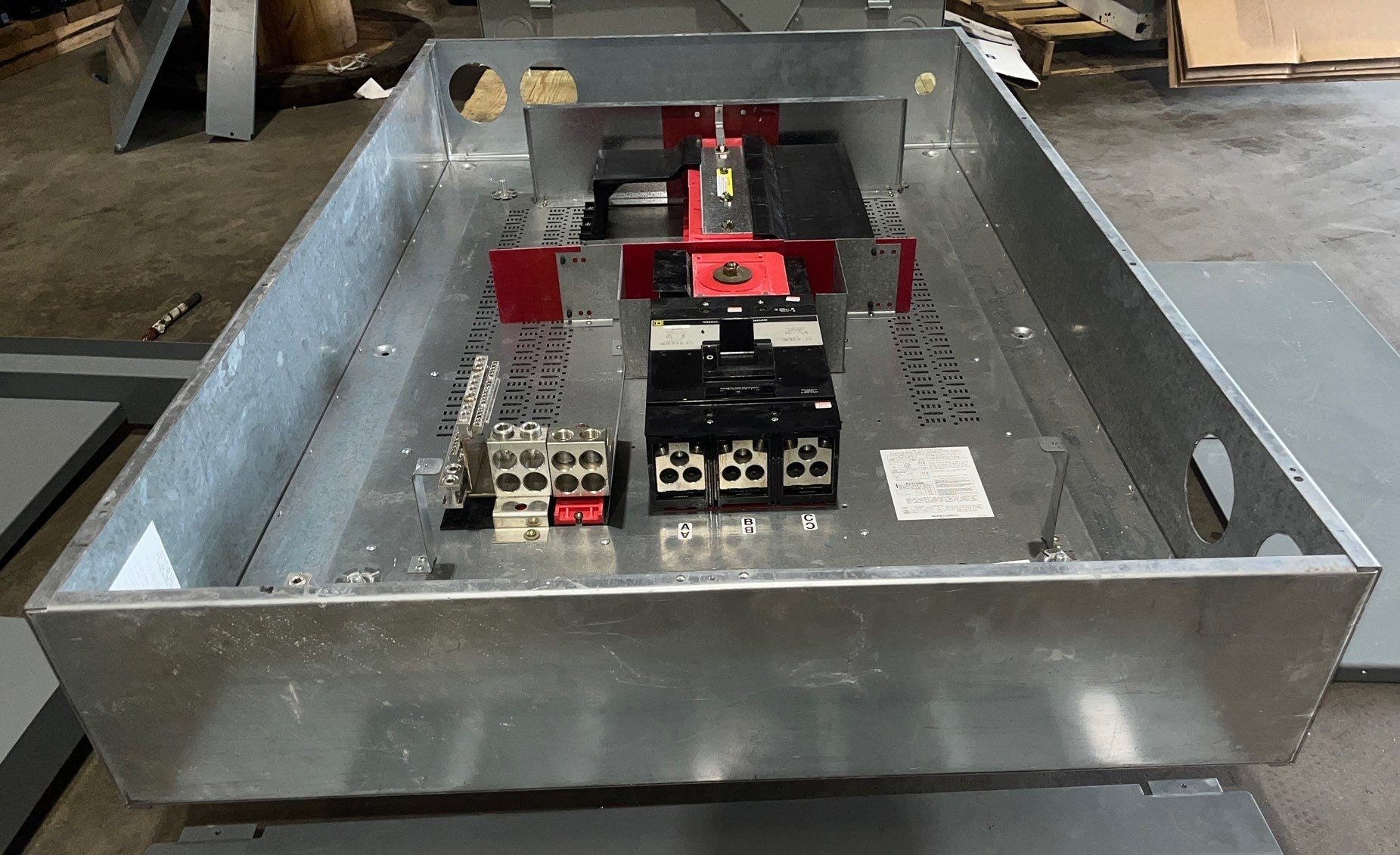 Square D I-Line Panelboard 800A 208/120V 3PH 4W MCB Panel 800 Amp 24Cir MAP36800 Used