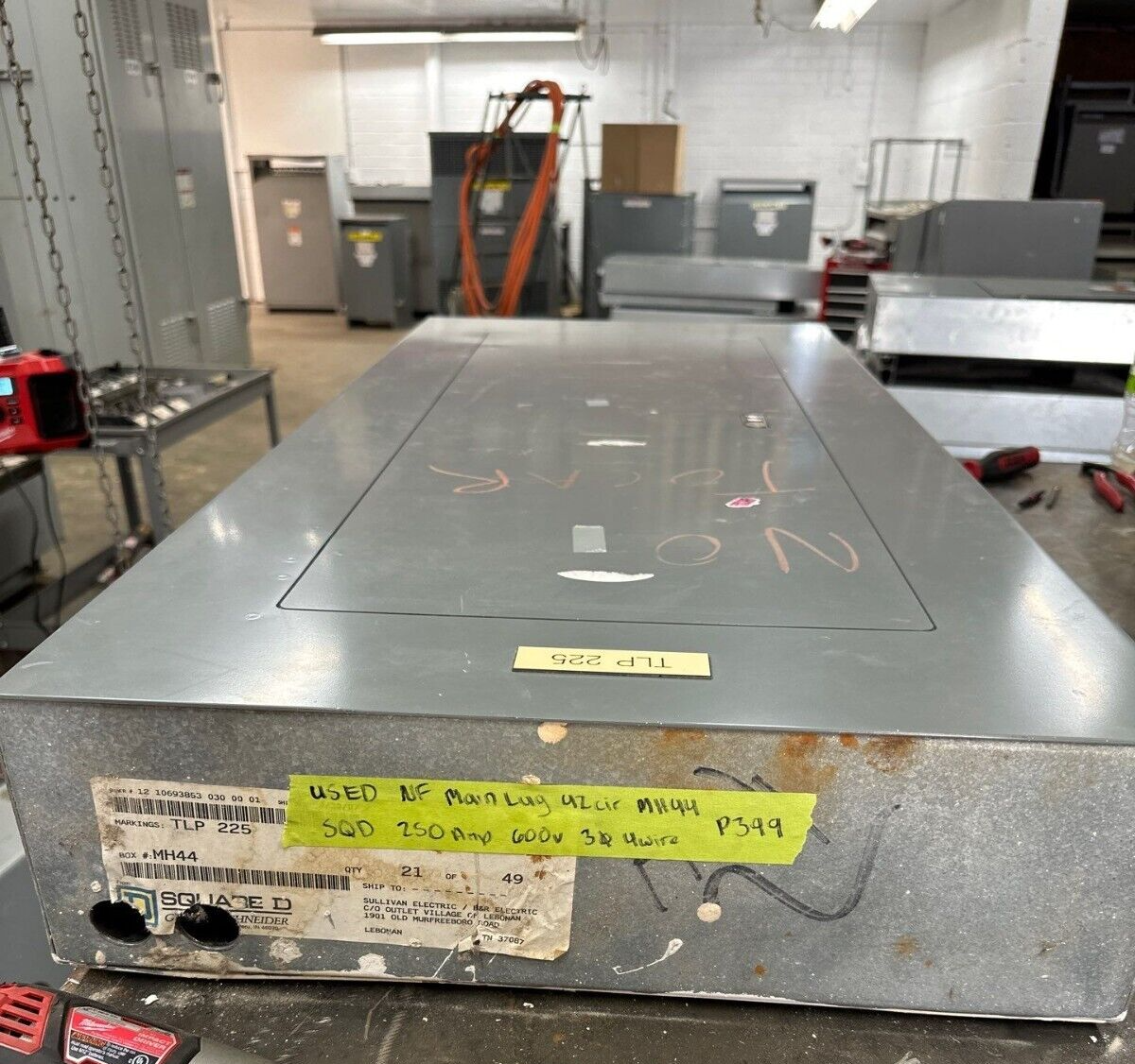 Square D 250A NF Panelboard 240V 600Y/347V 3PH 4W 42 Cir Box MH44 250 Amp P399 Used
