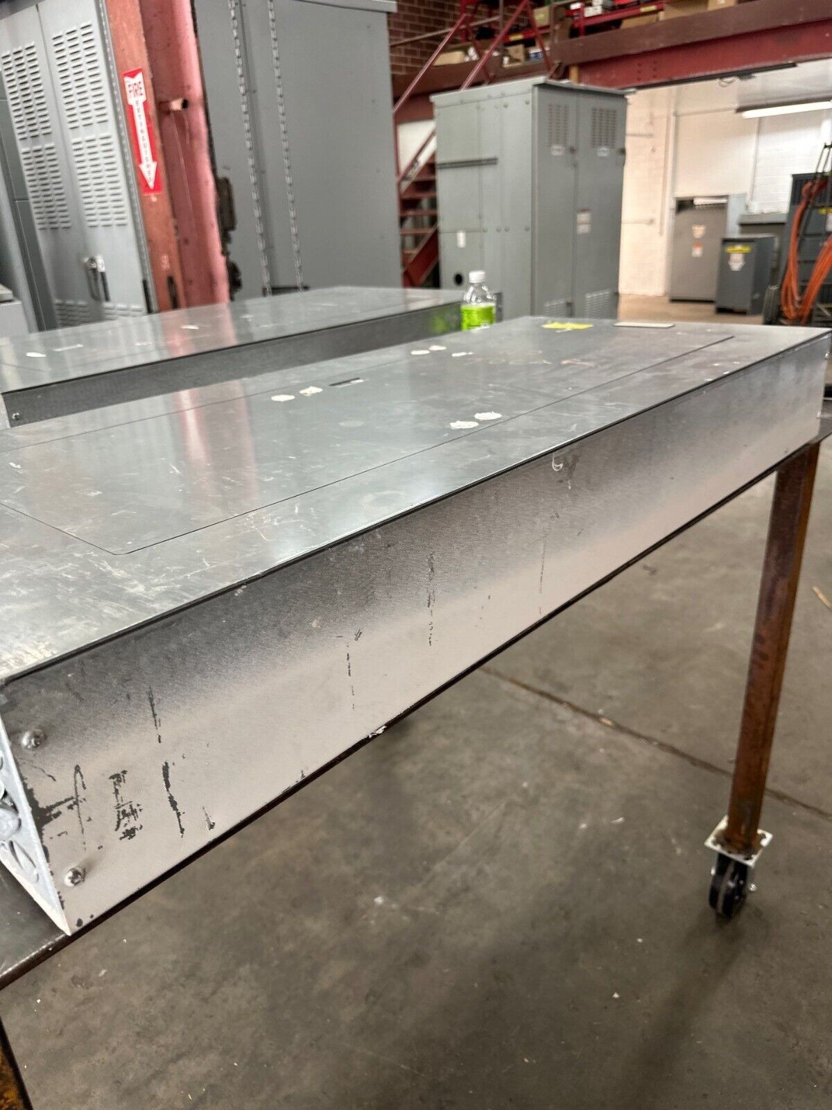 Square D 250A NF Panelboard 600Y/347V 240V 3PH 4W 42 Cir Box MH44 250 Amp P398 Used