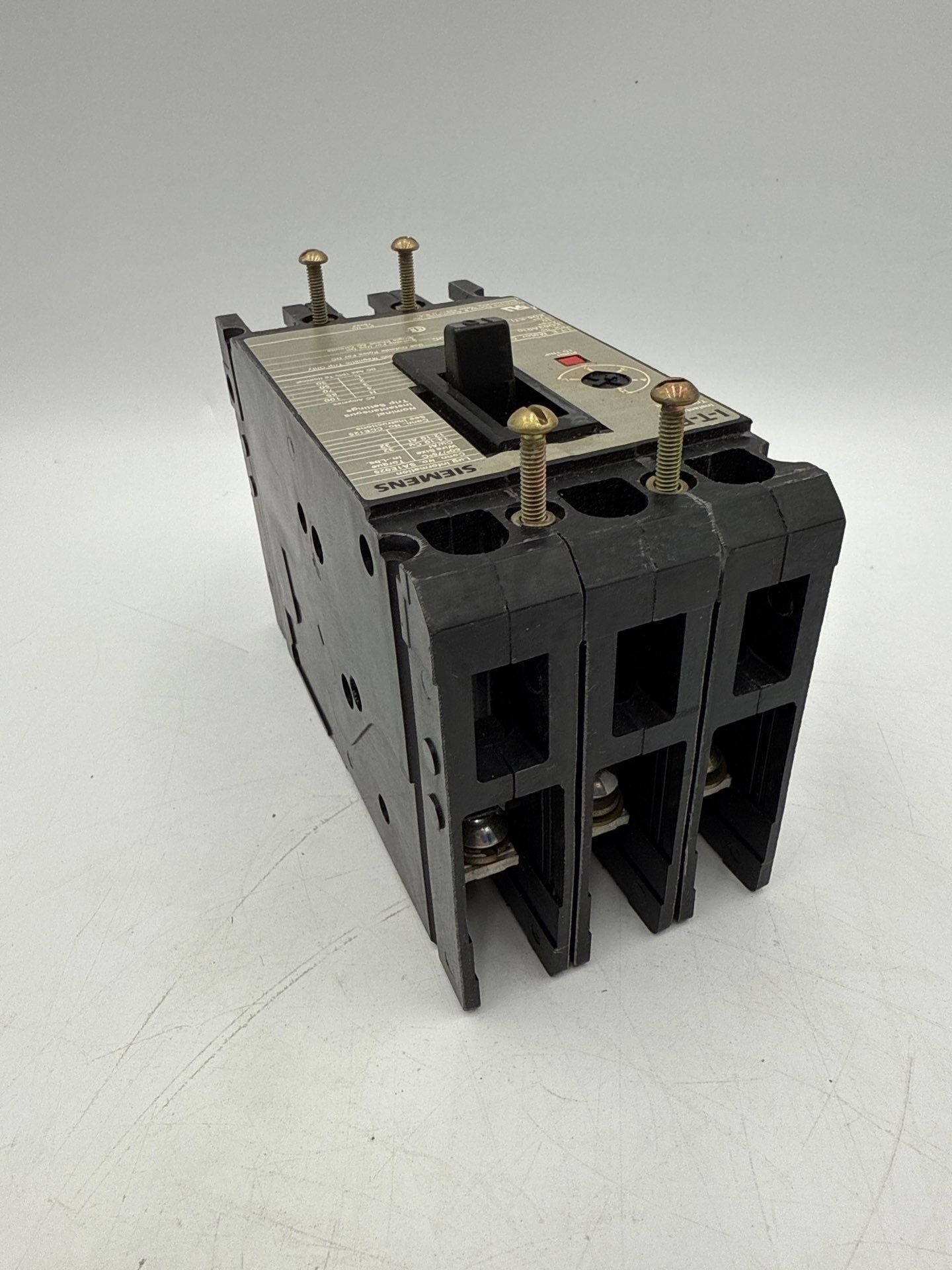 ITE Siemens ED63A010 Circuit Breaker 10A 3P 600V 3PH ED6-ETI 10 Amp 3 Pole Used