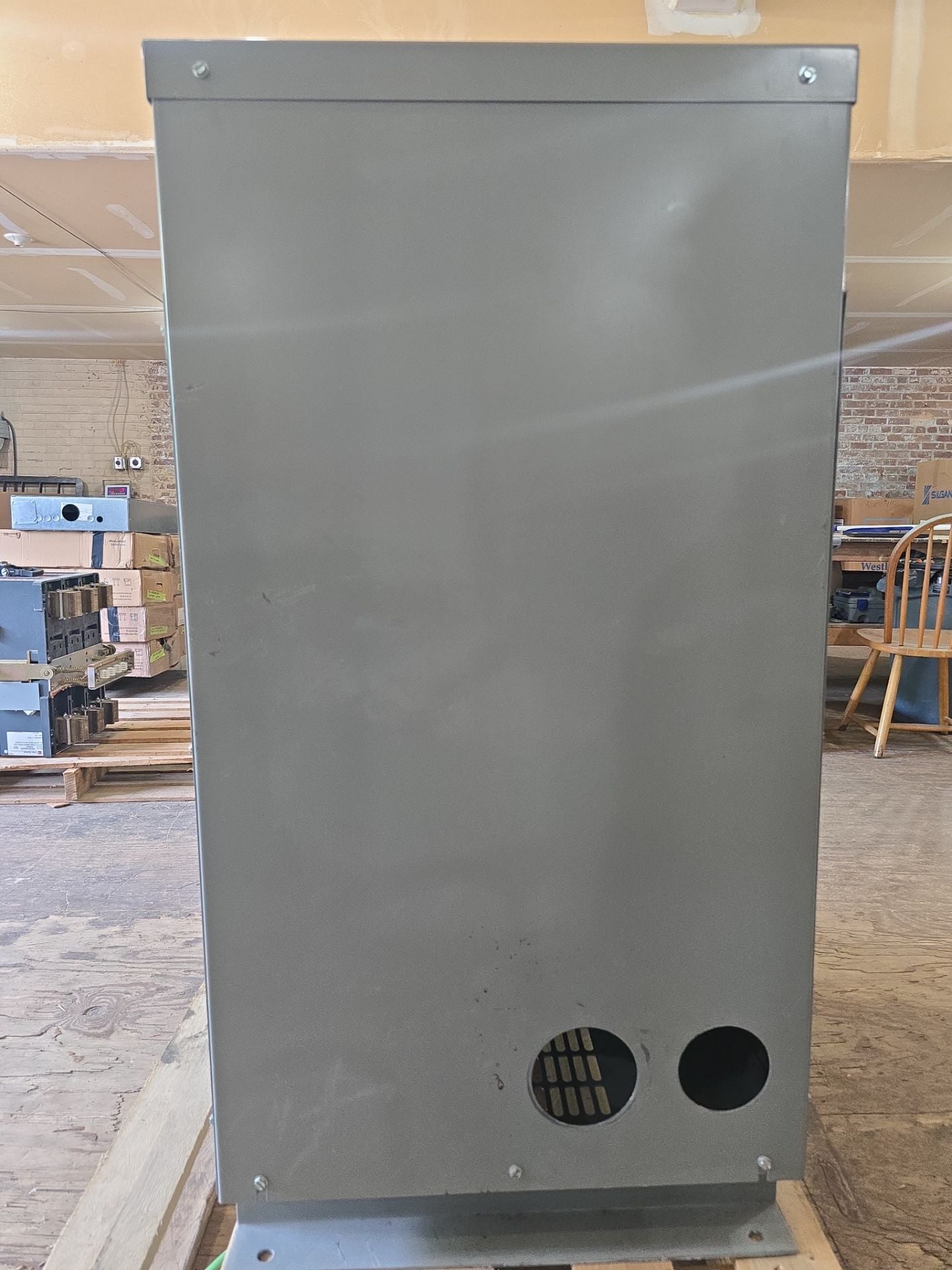 112.5kVA Siemens 3F3Y112K20 Transformer 3PH Pri 480V Sec 208/120V Indoor T267 Used