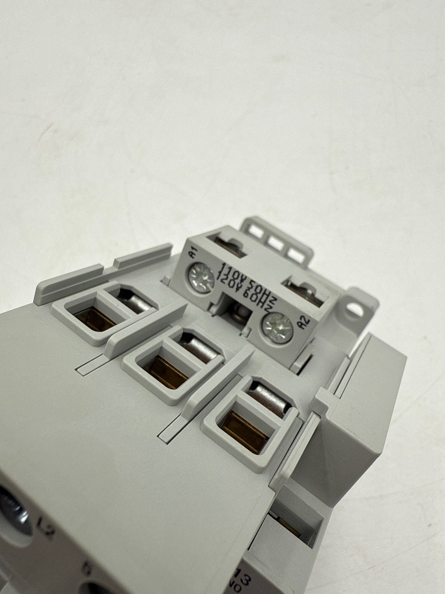 Allen Bradley 100-C37D10 Contactor 37A 3P 600V Coil 110/120V 30HP Max New