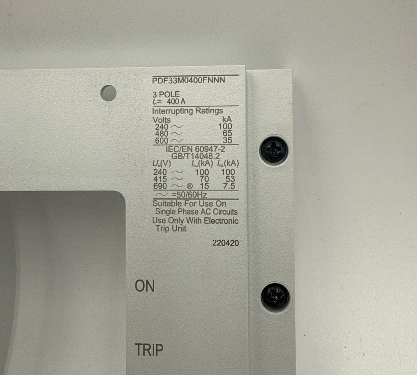 Eaton PDF33M0400FNNN Circuit Breaker Face Cover With Screws 400A Frame PDF3 Used