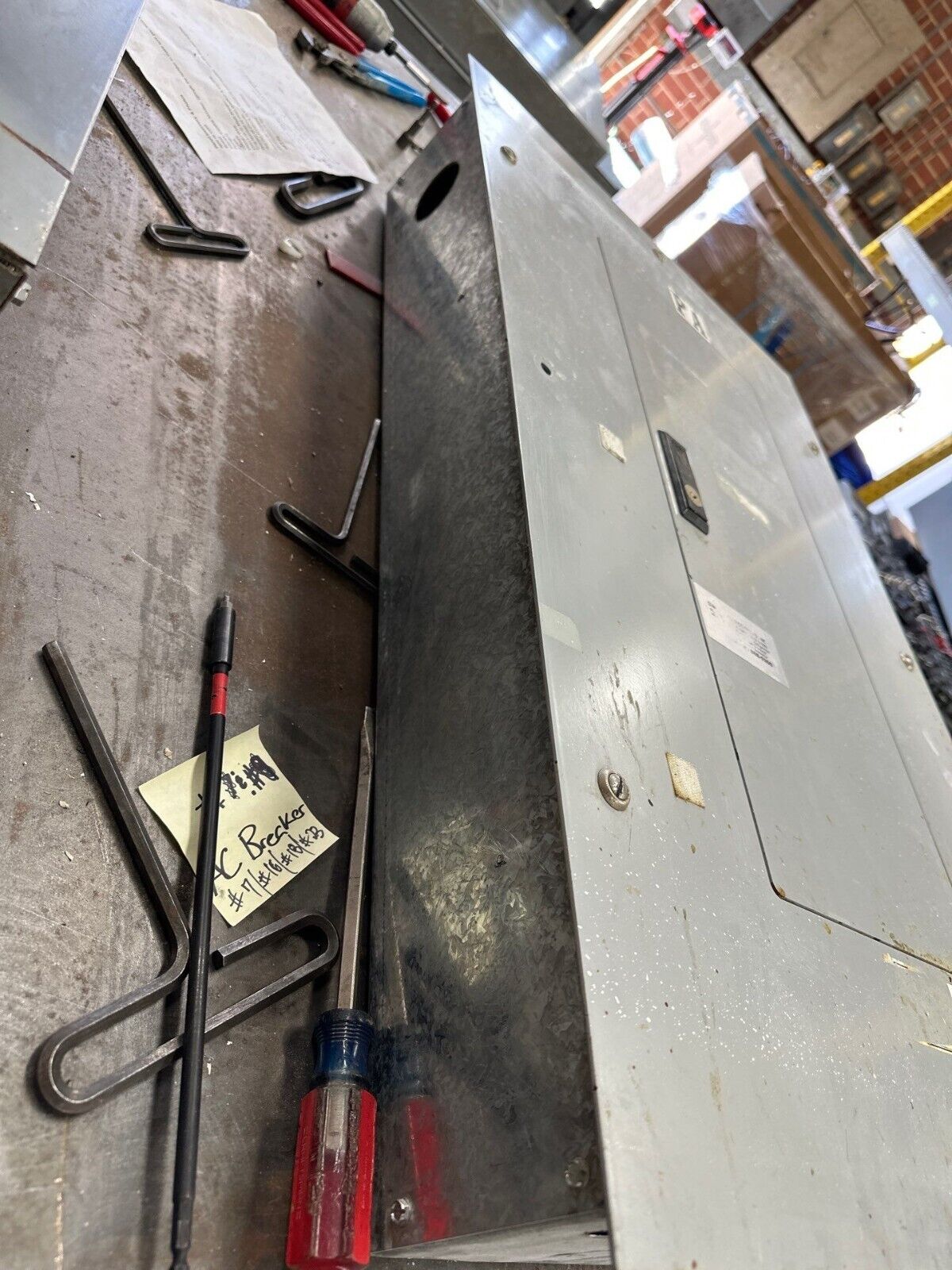 Cutler Hammer Pow-R-Line Panelboard 100A 240/120V 3PH 4W Indoor Main Lug MLO Used