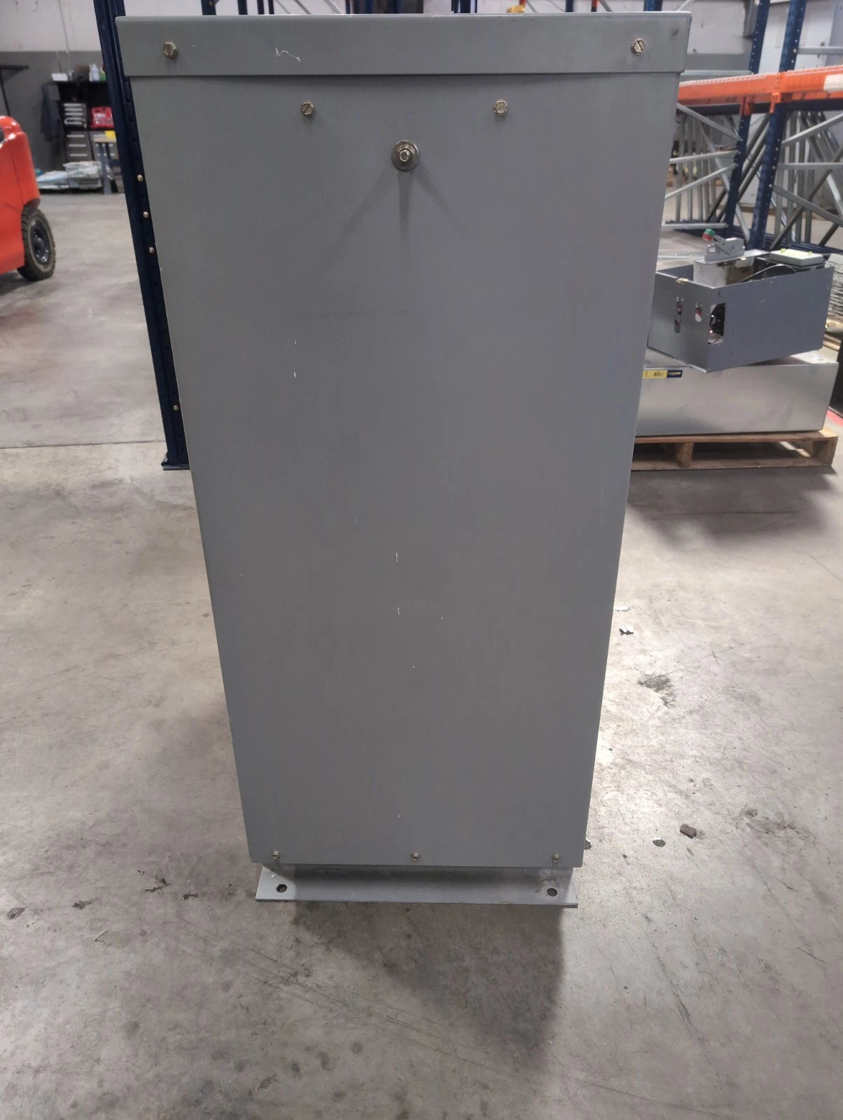 112.5KVA GE 9T23Q9565G03A Transformer Pri 480V Sec 208/120V 3PH Indoor Encl Used