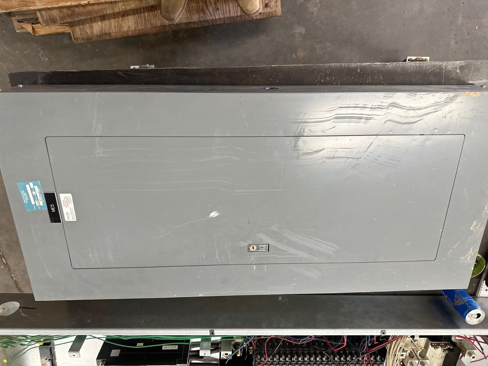 Square D NF Panelboard 250A 600V 3PH 4W Main Lug Panel Indoor Encl 42 Circuit P363 Used