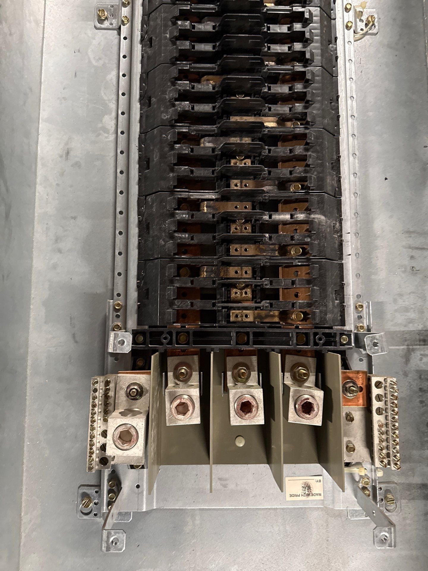 GE AQF3424MBX Panelboard 400A 208/120V 3PH 4W MLO Panel 400 Amp 42 Circuit P781 Used