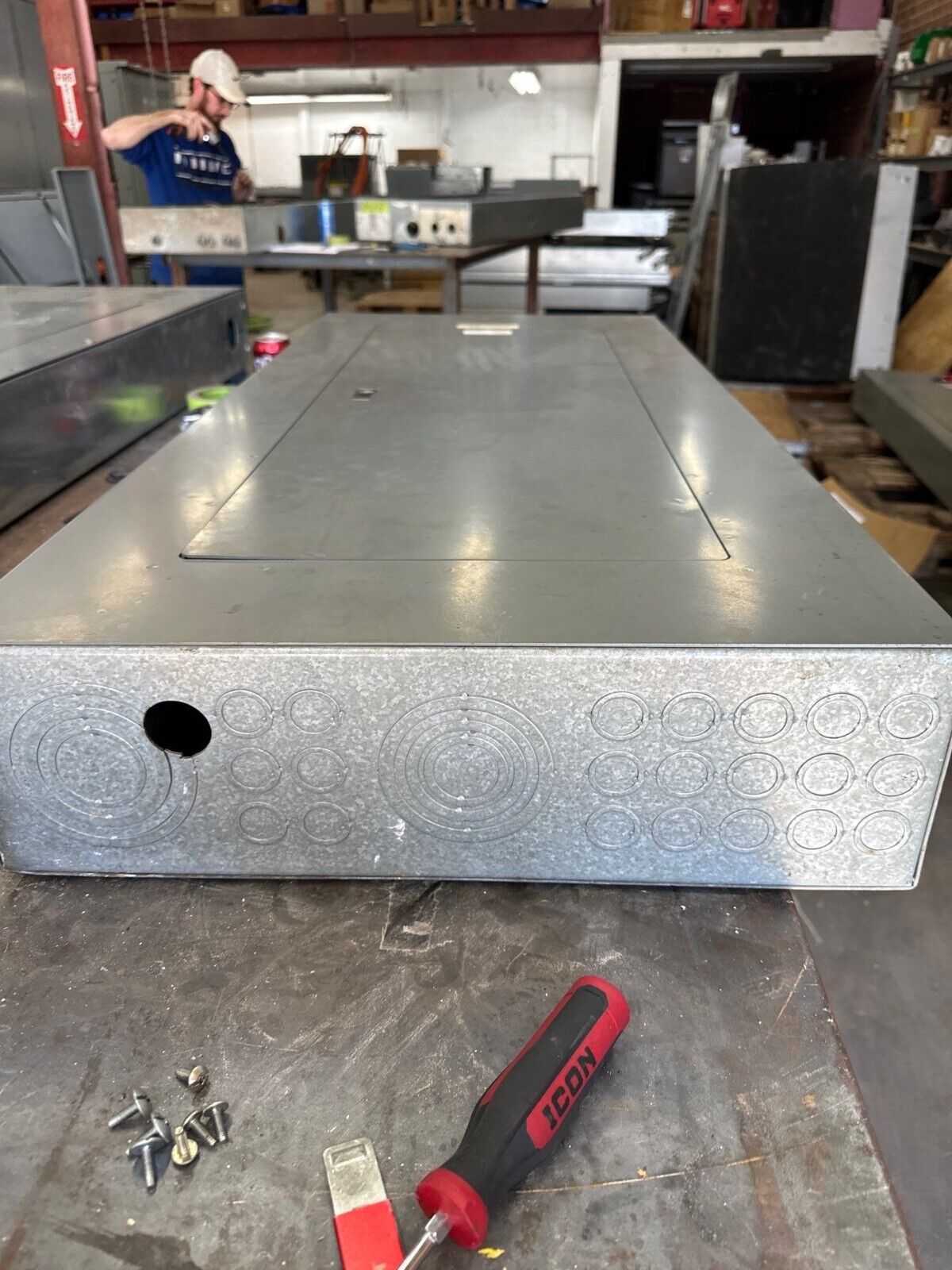 Square D NF Panelboard 250A 600V 3PH 4W MLO 42 Cir Main Lug Indoor 250Amp NEMA 1 P362 Used