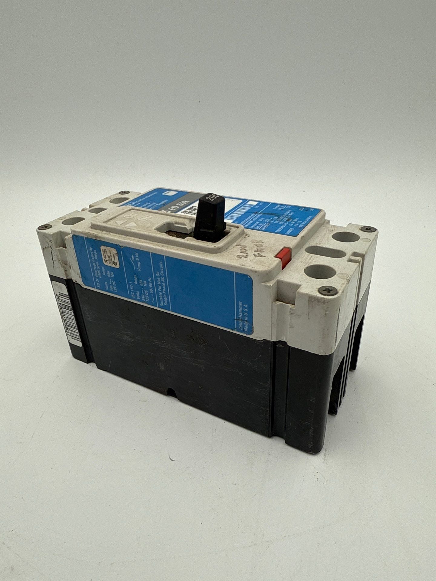 Cutler Hammer ED2200 Circuit Breaker 200A 2P 240V ED 65k 200 Amp 2 Pole Used