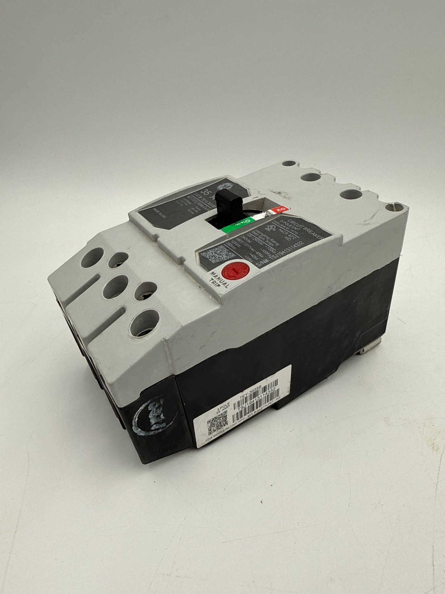 GE TEYL3035B Circuit Breaker 35A 3P 480/277V 3PH TEYL 35 Amp 3 Pole Bolt On Used