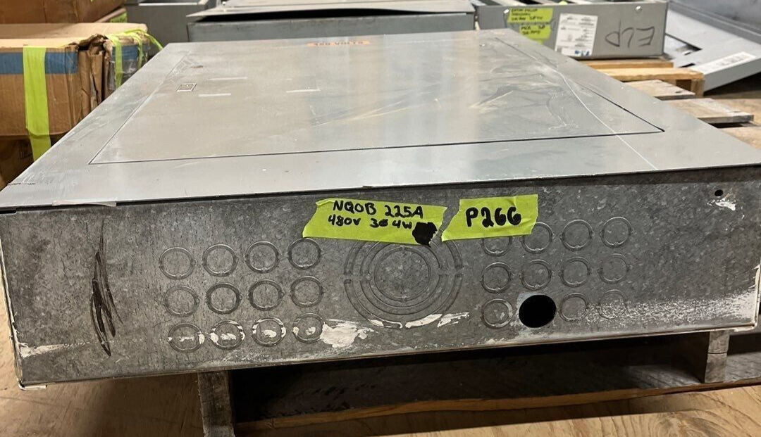 Square D HCN 225 Amp 3 Phase 4 Wire 480/600 volt I-Line MLO Panelboard P266 Used