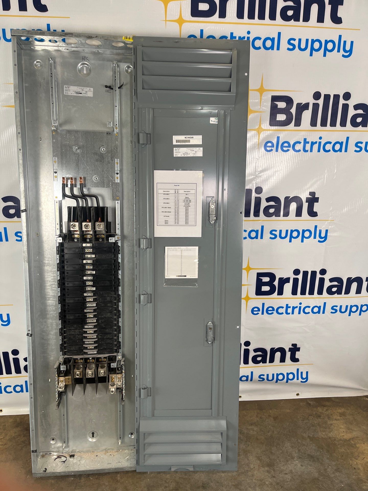 Square D NF Panelboard 400A 480/277V 3PH 4W 42Cir MLO Indoor Encl MH74 Used