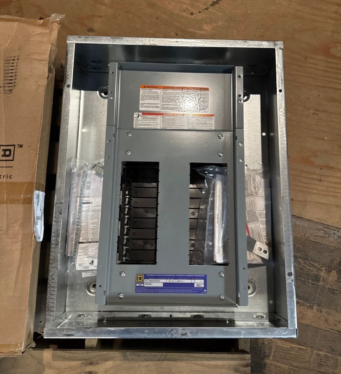 Square D NF Panelboard 100A 480/277V 3PH 4W MLO Panel 100 Amp 18 Cir MH26BE New New