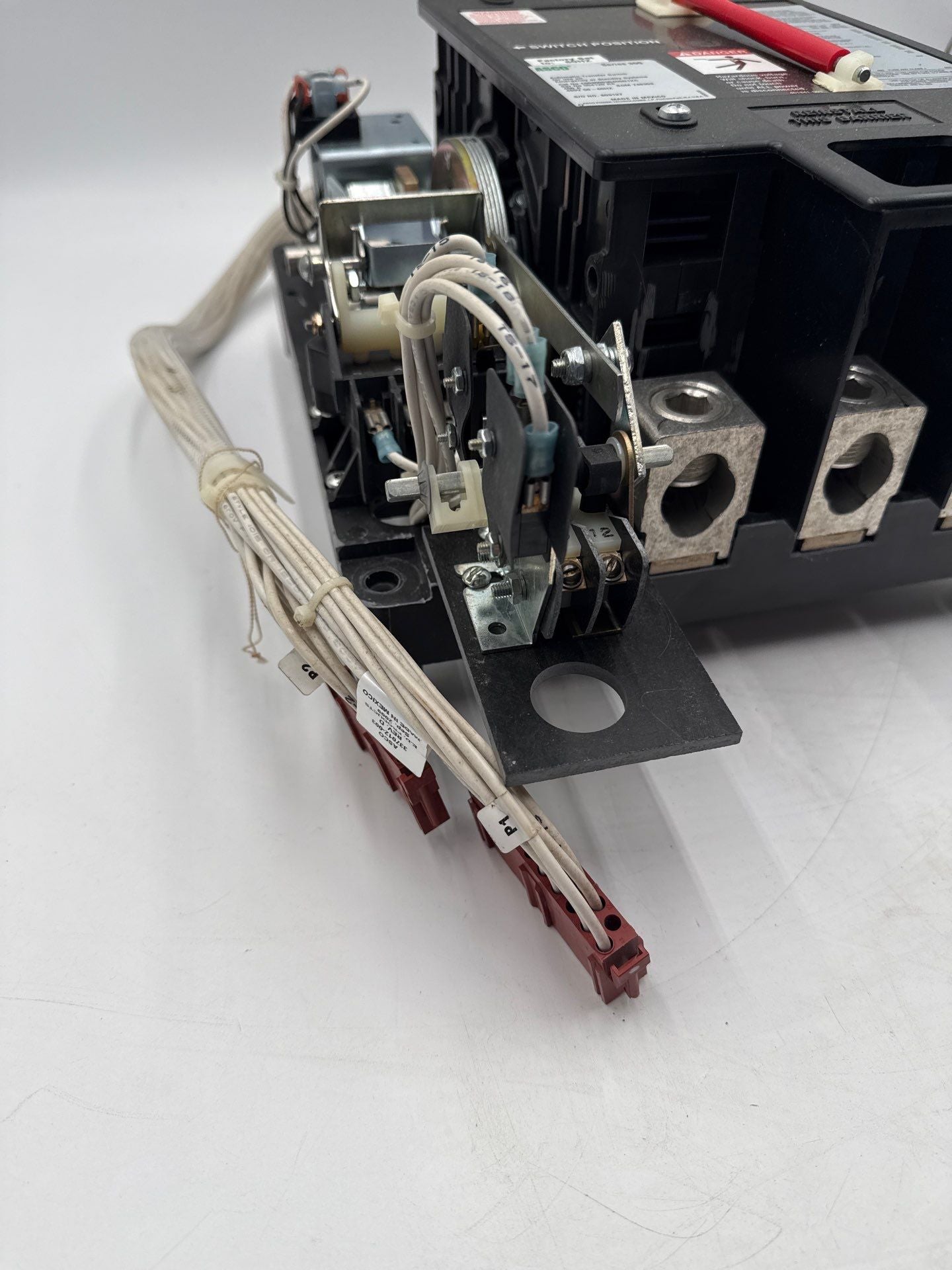 ASCO Series 300 Automatic Transfer Switch 400A 480V 50-60Hz E00300030400N1XC Used