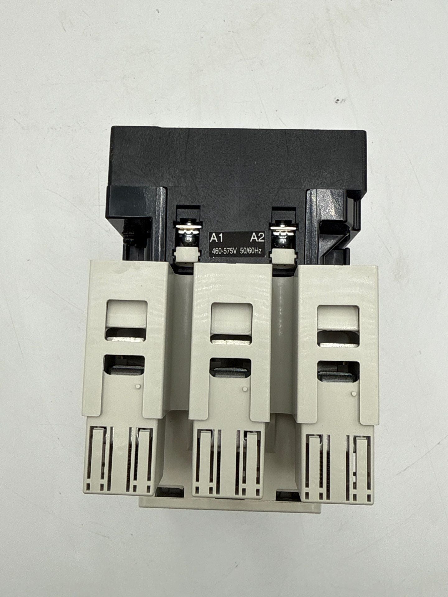 Fuji SC-E5 Contactor 105A 3P 600V Coil 460-575V 2NO 2NC New