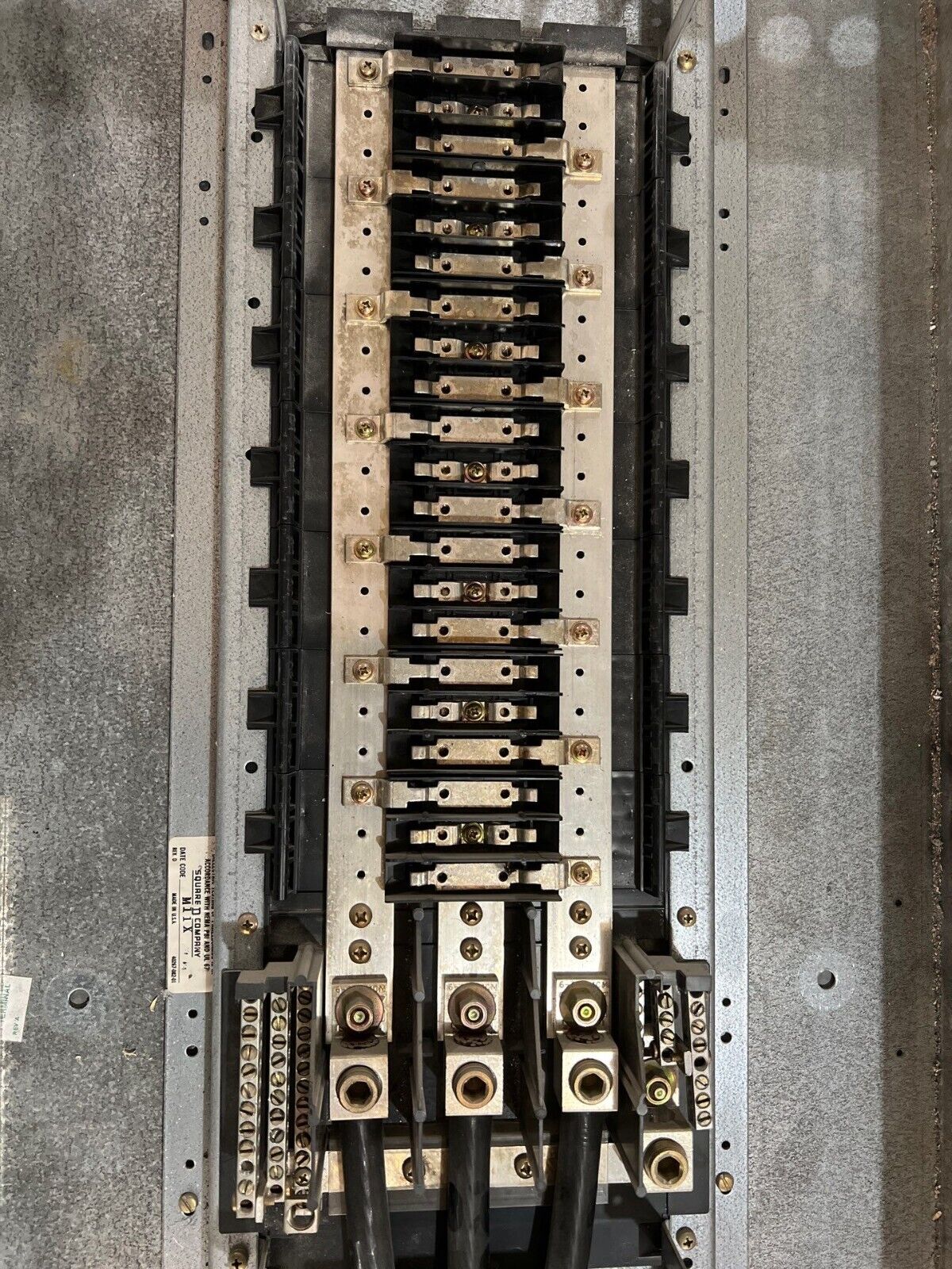 Square D Panelboard 250A 208/120V 3PH 4W 42 Circuit Indoor Encl MCB KAL36250 P625 Used