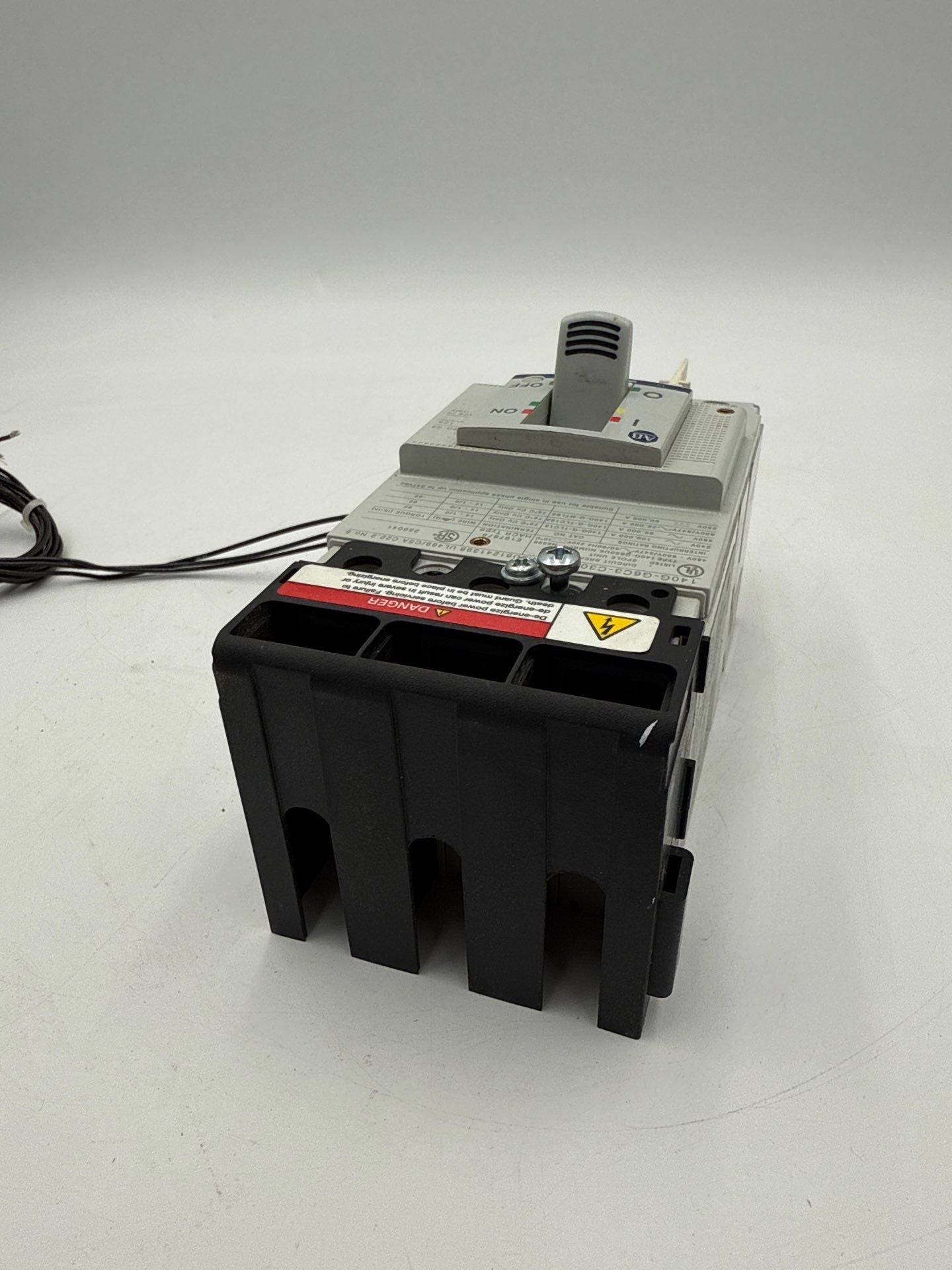 Allen Bradley 140G-G6C3-C30-KA Circuit Breaker 30A 3P 600V 140G 30 Amp 3 Pole Used