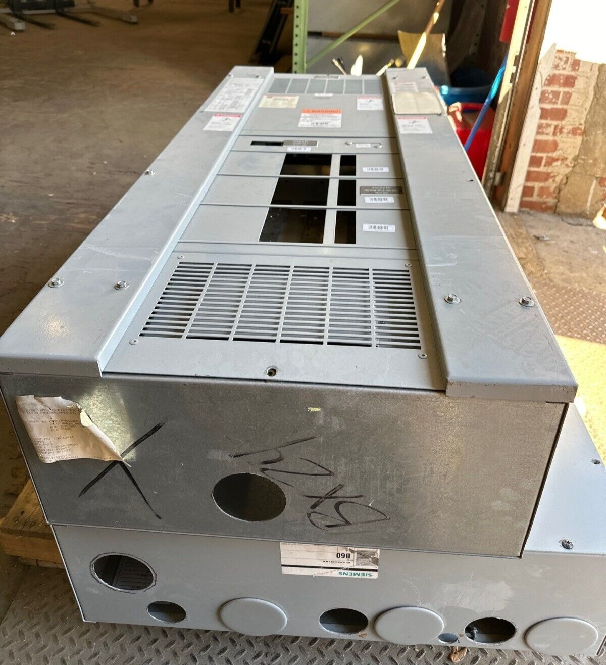 Westinghouse PRL4 Panelboard 400A 480/277V 3PH 4W Indoor Encl BX2457 MLO 400 Amp P023 Used