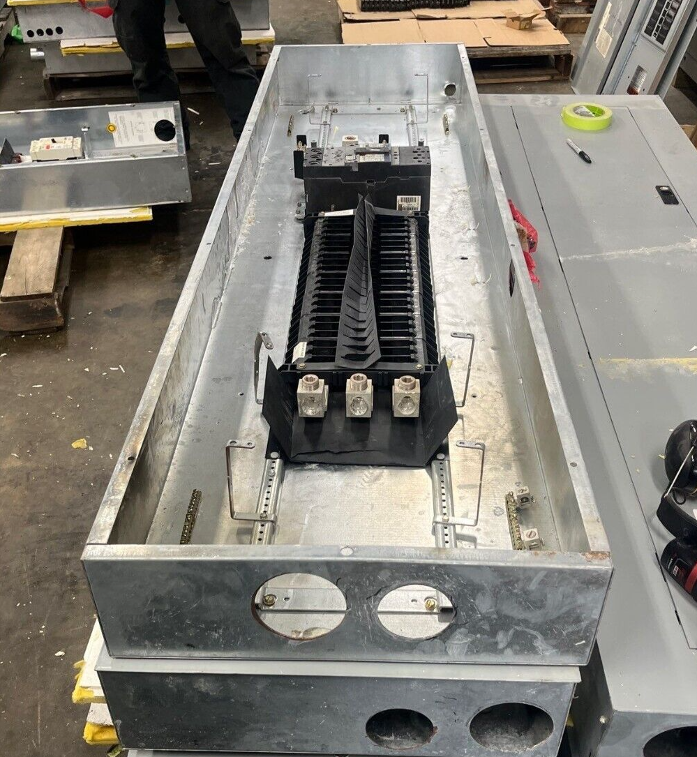 GE AEF3424MBX Panelboard 400A 3PH 480/277V 4W Indoor Encl 42Cir SFHA36AT0250 MLO P584 Used