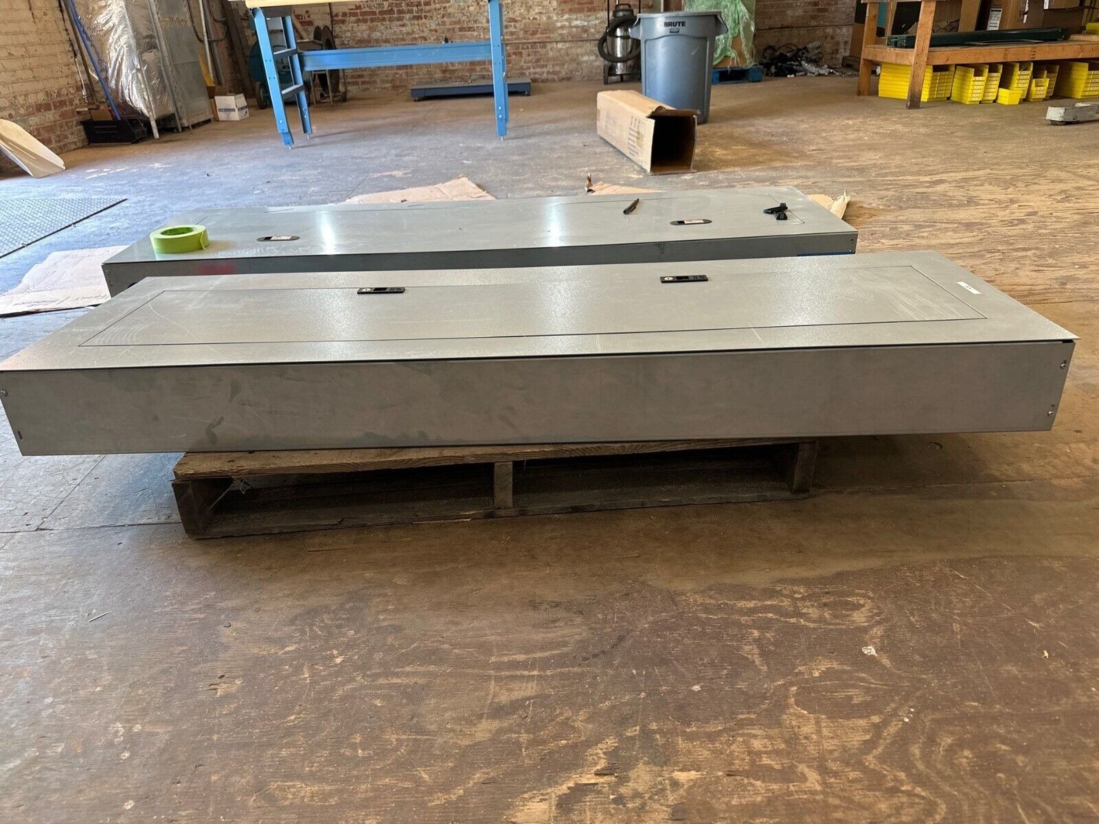 GE AEF3426MBX Panelboard 600A 480/277V 3PH 4W 42 Circuit Indoor Encl AB64B MCB P519 Used