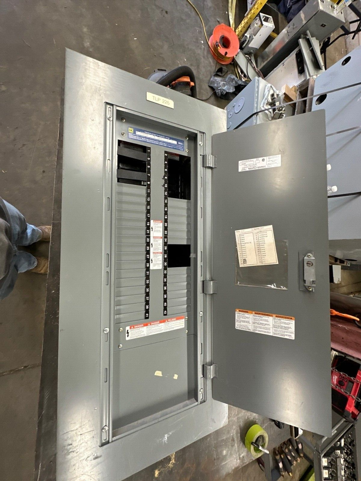 Square D NF Panelboard 250A 600V 3PH 4W MLO 42 Cir Main Lug Panel Indoor NEMA 1 P360 Used