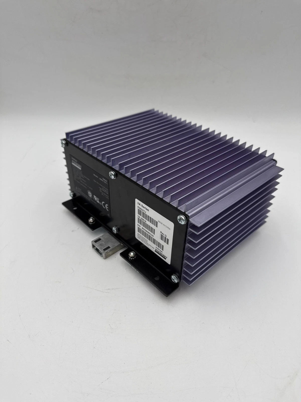 Invensys Foxboro P0922YU FPS400-24 Power Supply I/A Series Rev G 24VDC 6 Output Used