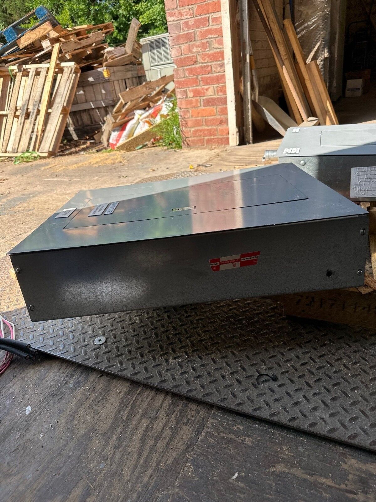 Square D NQOD20M100CU Panelboard 100A 240V 1PH 3W Indoor Encl 20 Circuit MCB P528 Used