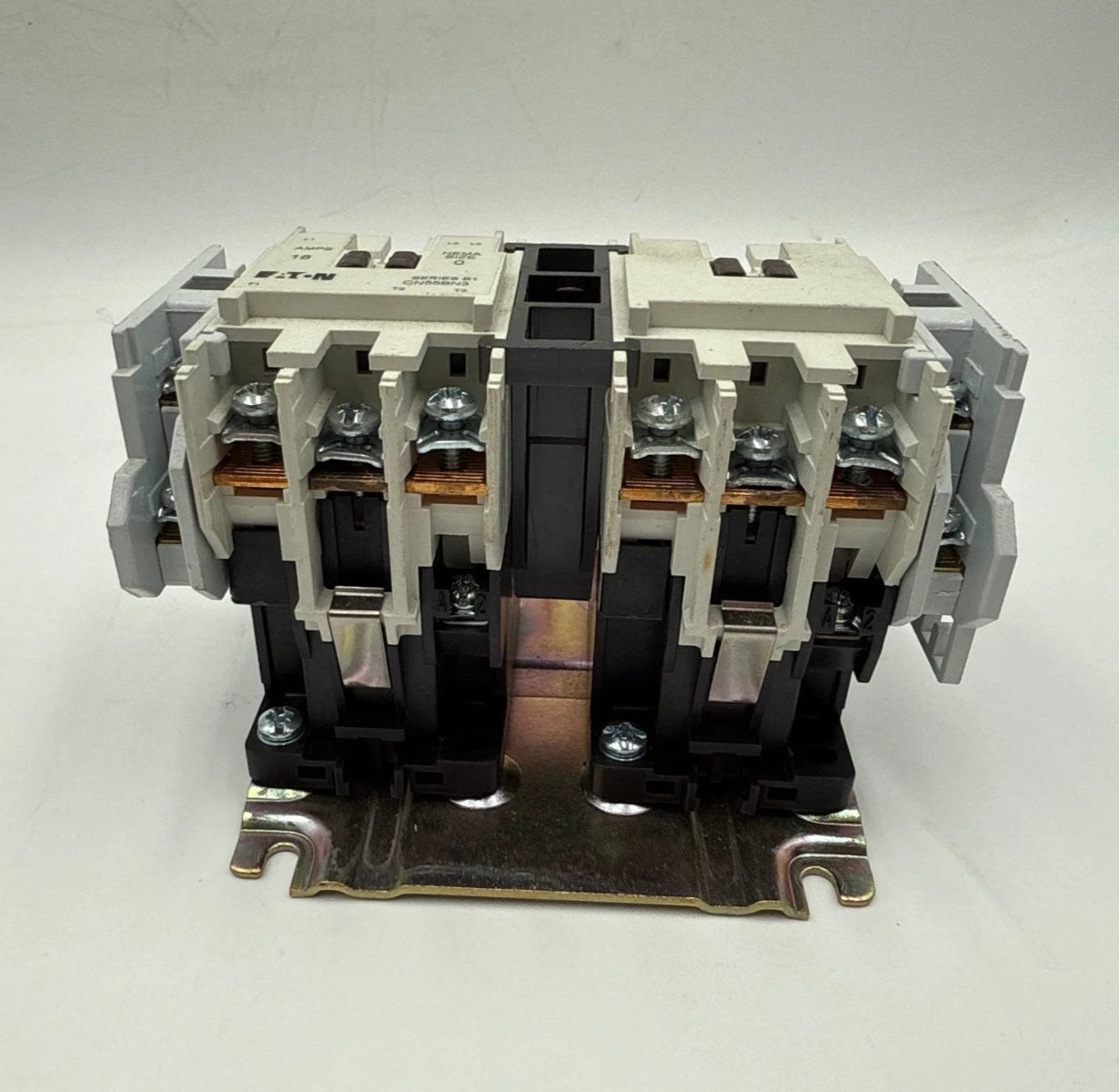 Eaton CN55BN3 Reversing Contactor NEMA Size 0 18A 3P 5HP Coil 110/120V CN55BN3AB Used