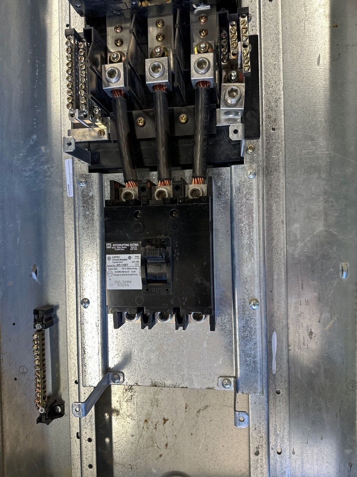 Square D NQOD Panelboard 225A 208Y/120V 3PH 42Cir 4W Indoor Encl MCB Q2L3200 P323 Used