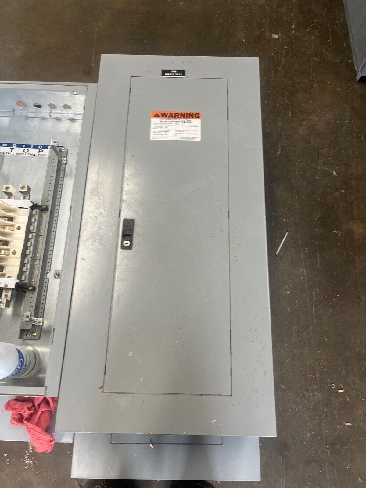 GE AEF3422MBX Panelboard 225A 480/277V 3PH 4W 42 Circuit Indoor Encl AB43B MLO P602 Used