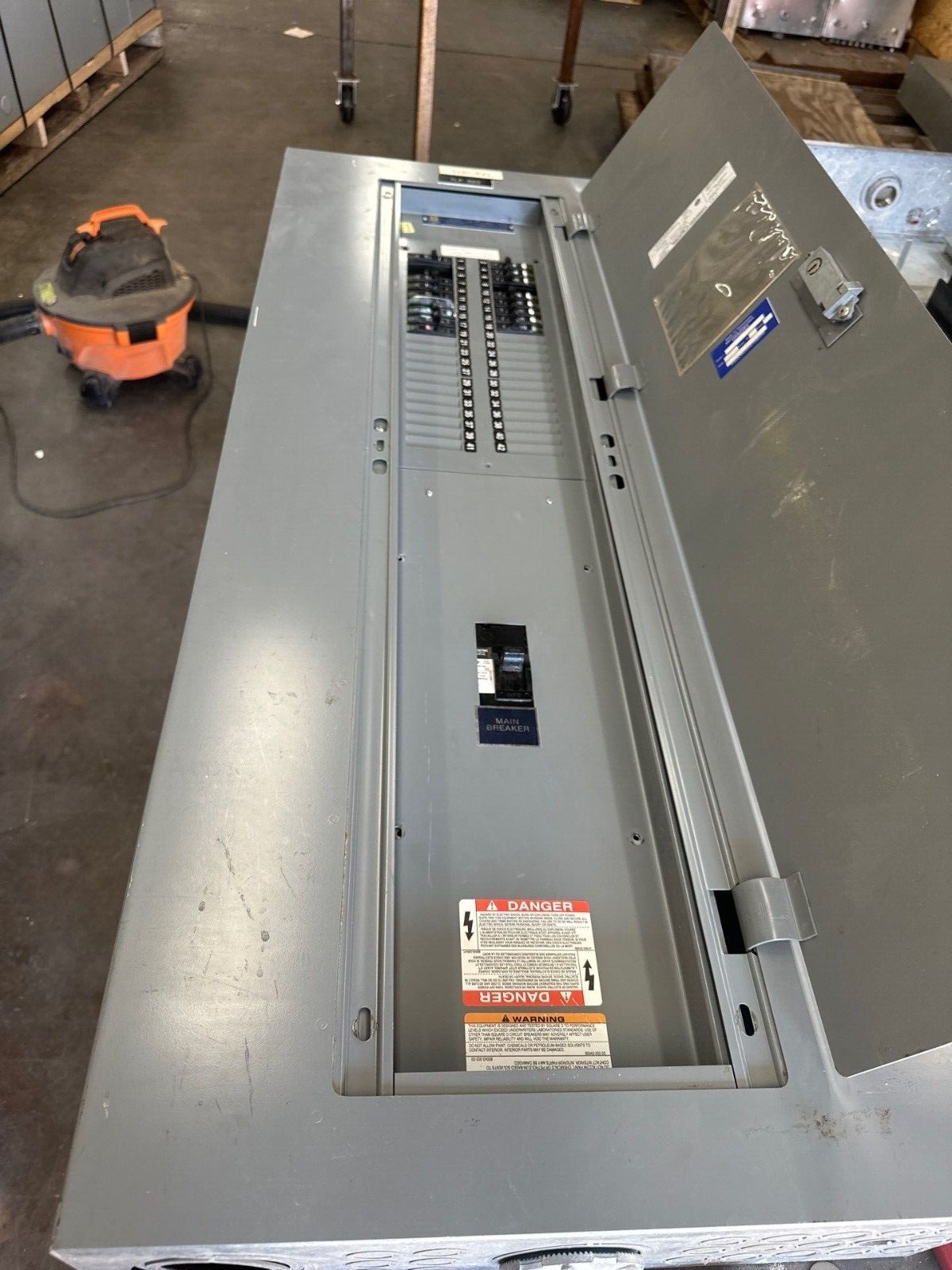 Square D NQOD442M225 Panelboard 225A 208/120V 3PH NQOD MCB Indoor Encl 42Circuit P366 Used