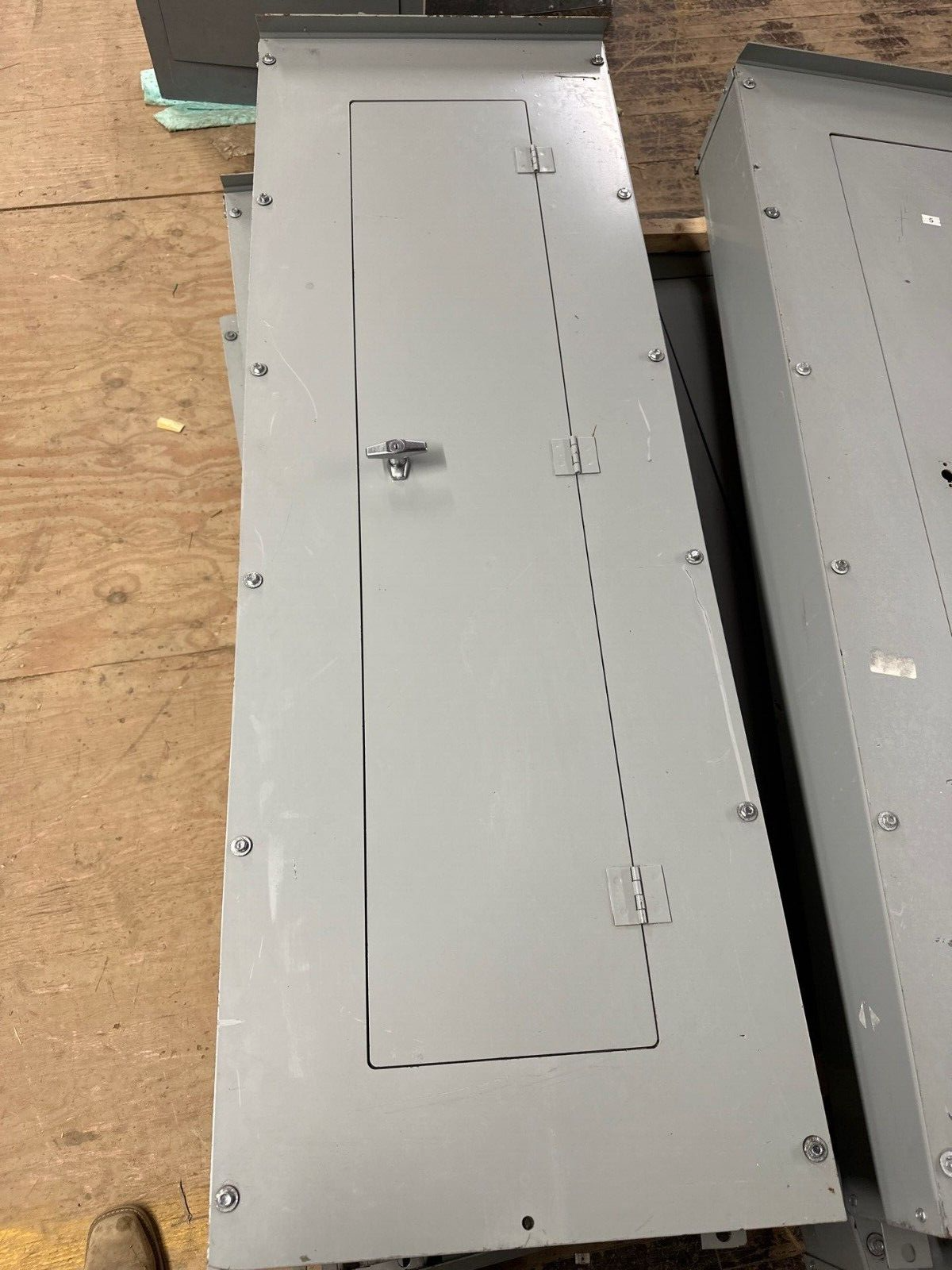 Eaton PRL3A Panelboard 400A 480Y/277V 3PH 4W 3R Outdoor Encl MLO Main Lug 18 Cir P289 Used