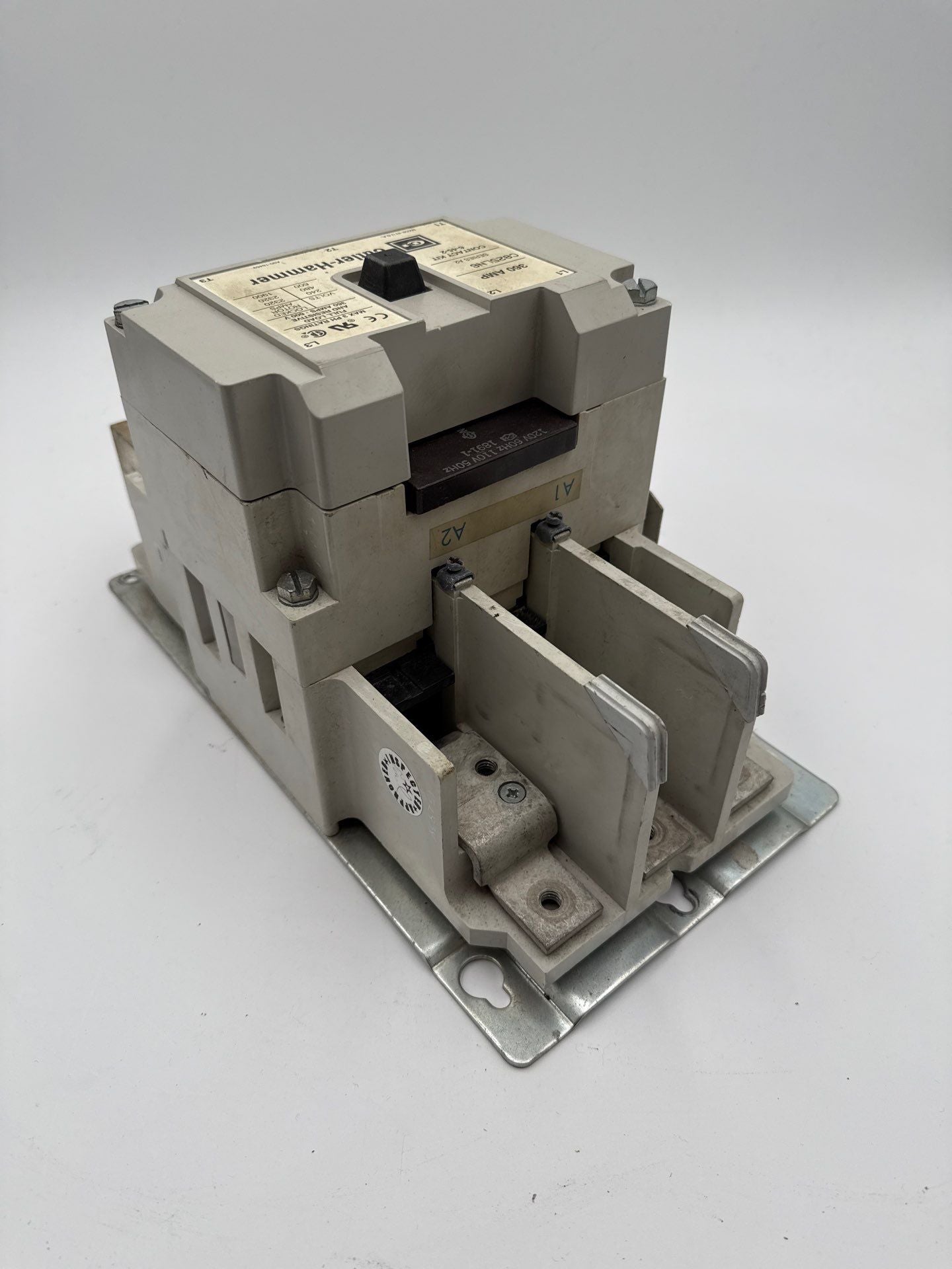 Cutler Hammer C825LN6 Contactor 360A 3P 600V 3PH Series A2 Coil 110/120V Used