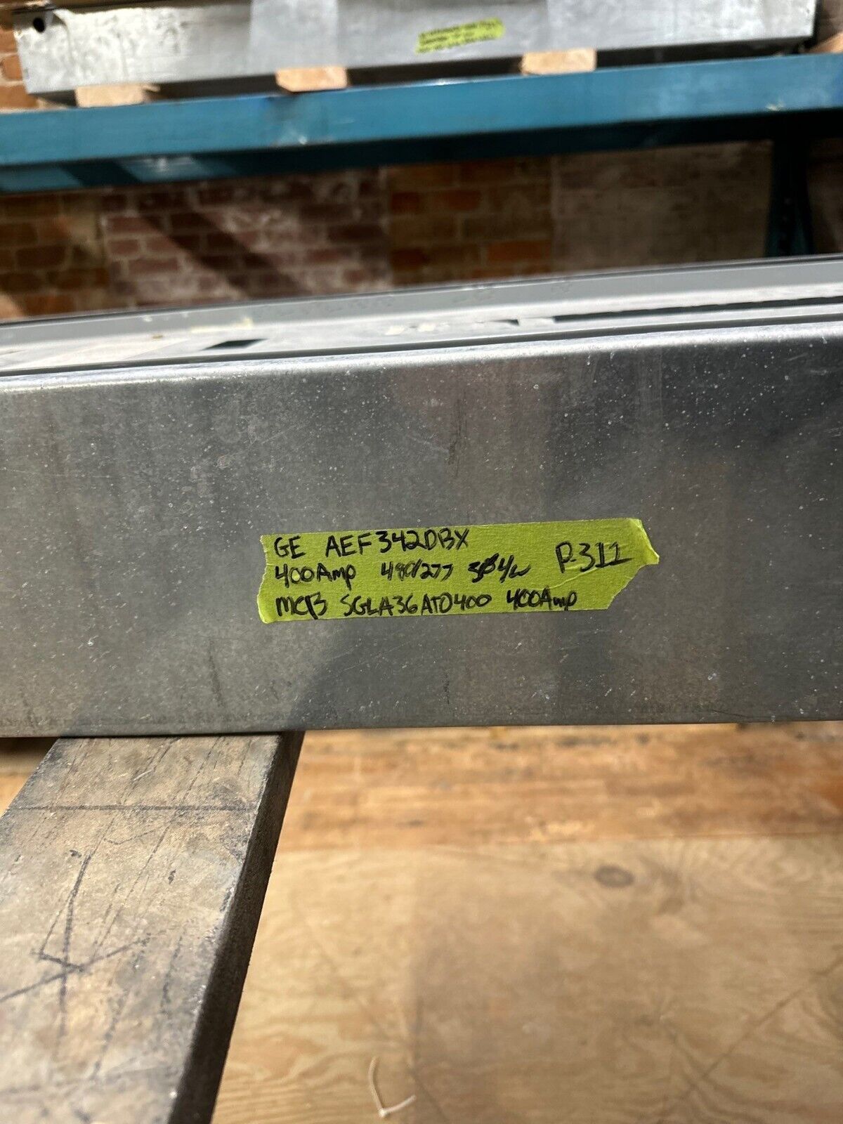 GE AEF3424DBX Panelboard 400A 480Y/277V 3PH 4W 42 Cir Indoor Encl MCB 400 Amp P311 Used